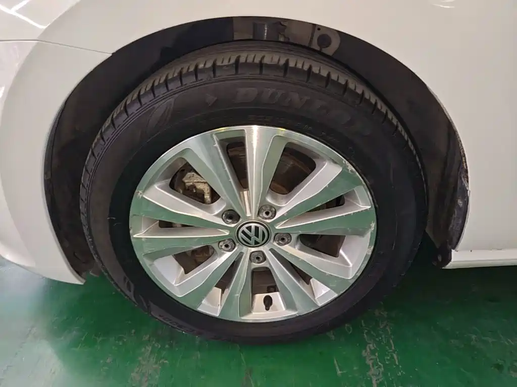 Volkswagen Golf Sportsvan — миниатюра 25