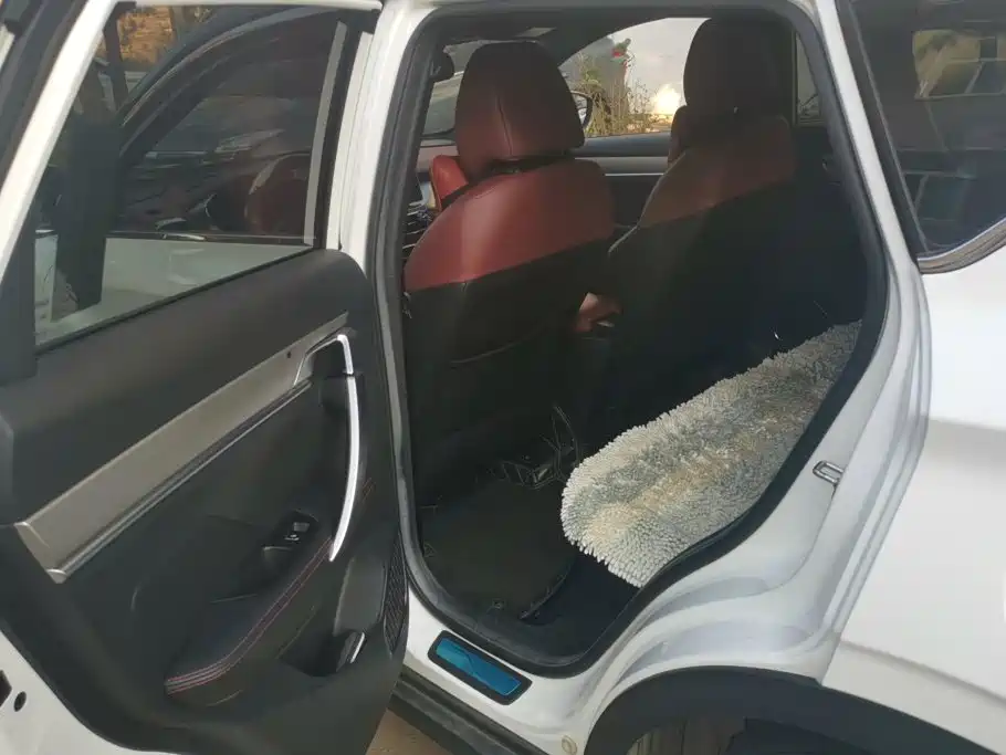 Geely Binyue — миниатюра 11