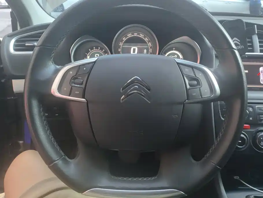 Citroen C4L — миниатюра 15