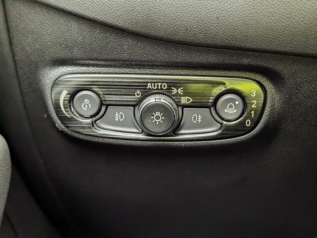 Chevrolet Equinox — миниатюра 21