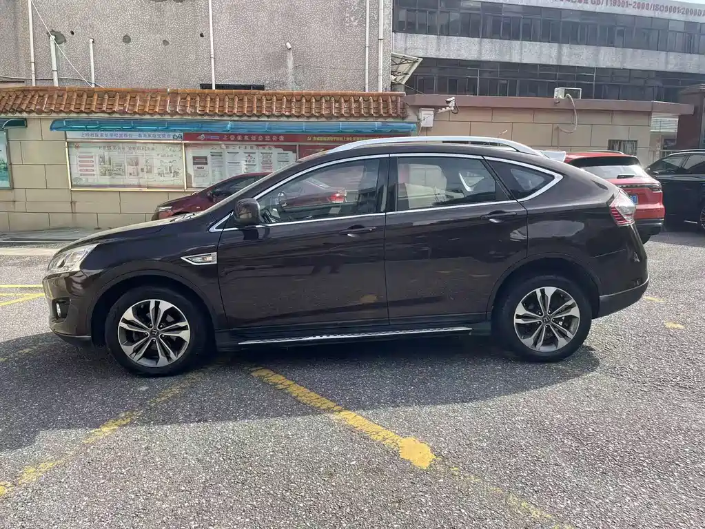 LUXGEN EXCELLENT 6 SUV