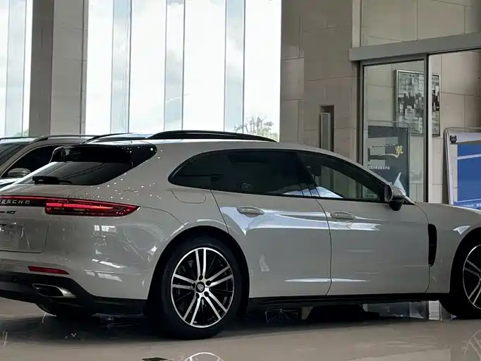 Porsche Panamera — миниатюра 6
