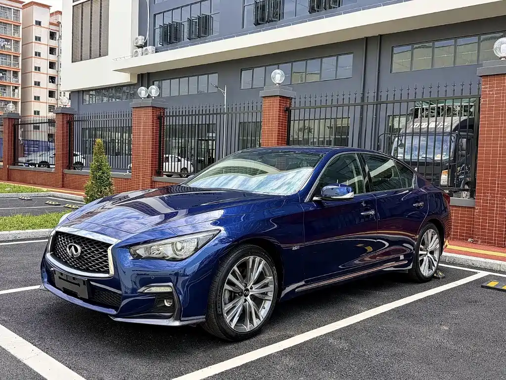 Infiniti Q50L