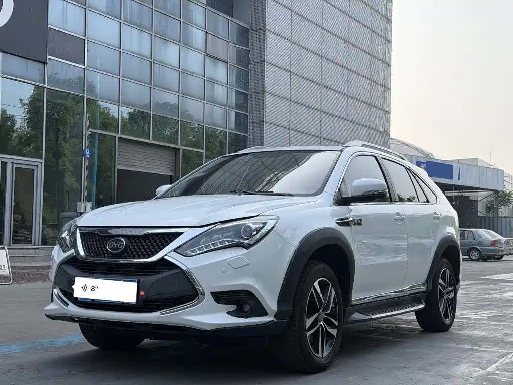 2016 BYD Tang - zdjęcie 1 z 9