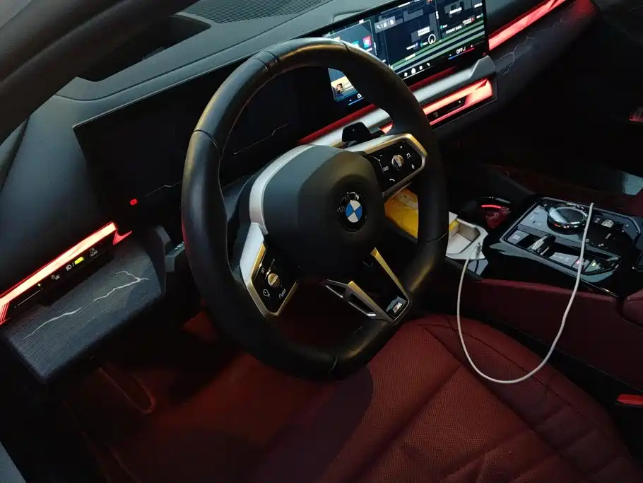 BMW 5 Series — миниатюра 15