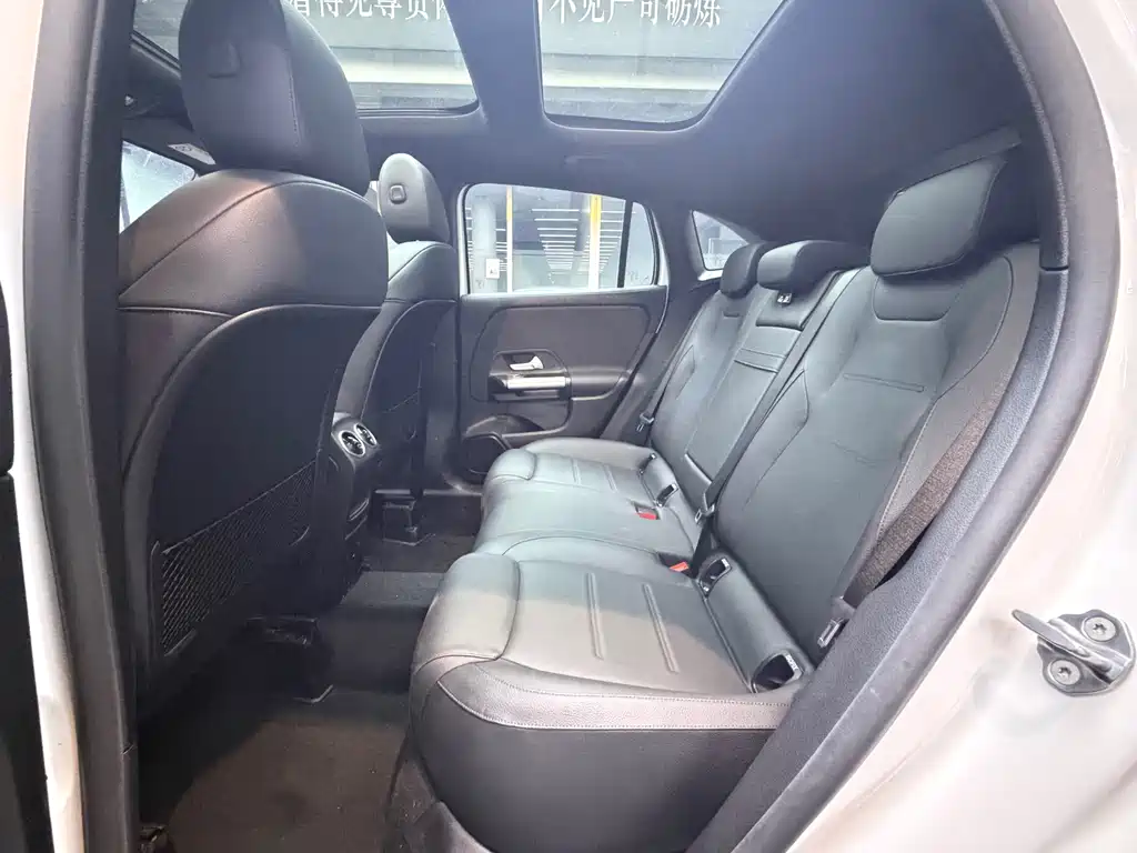 Mercedes-Benz GLA — миниатюра 10