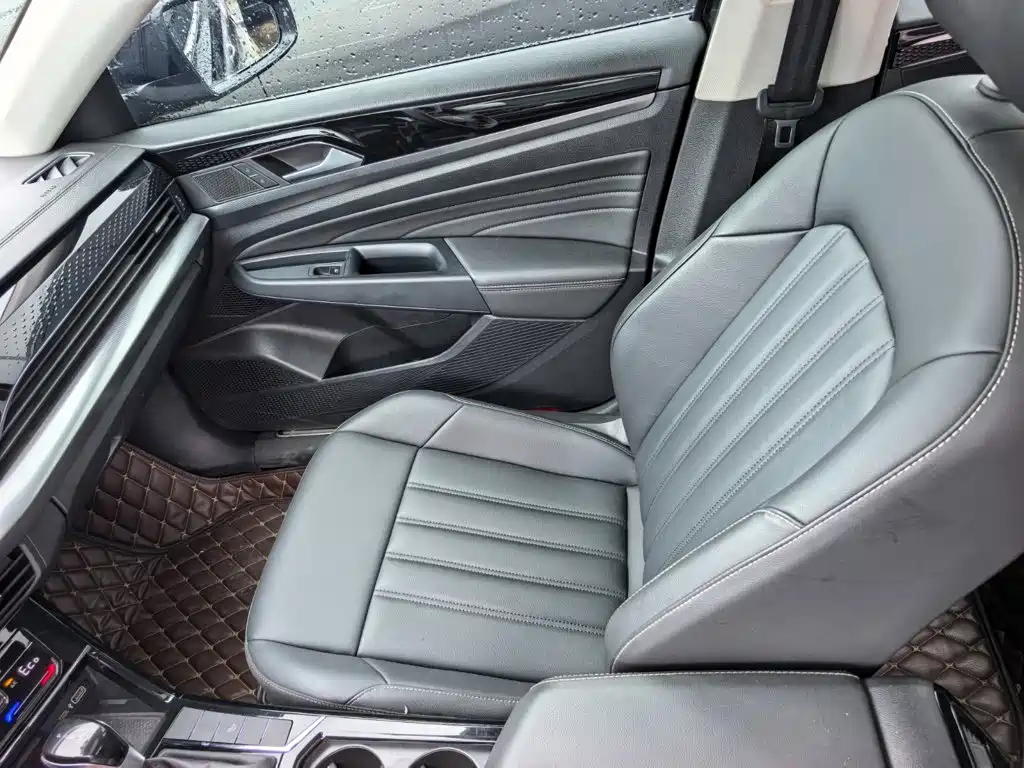 Volkswagen Passat PHEV — миниатюра 9