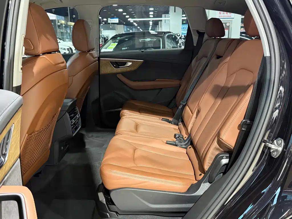 Audi Q7 — миниатюра 6