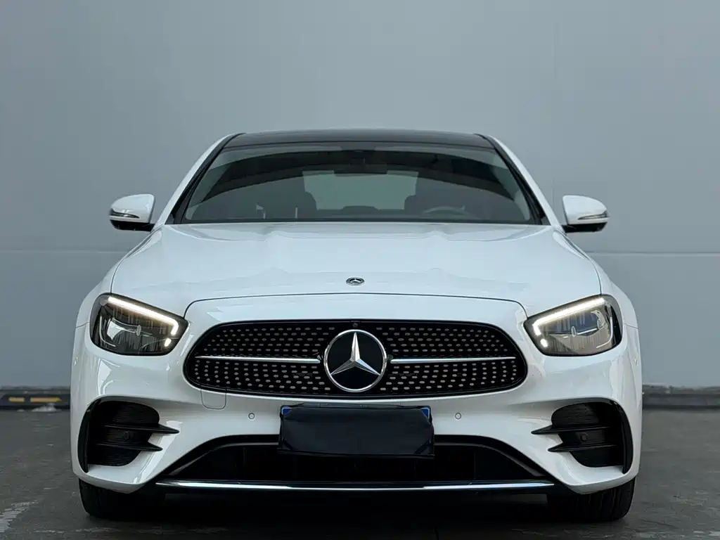 Mercedes-Benz E-Class 2022