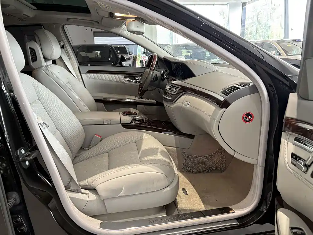 Mercedes-Benz S-Class — миниатюра 13