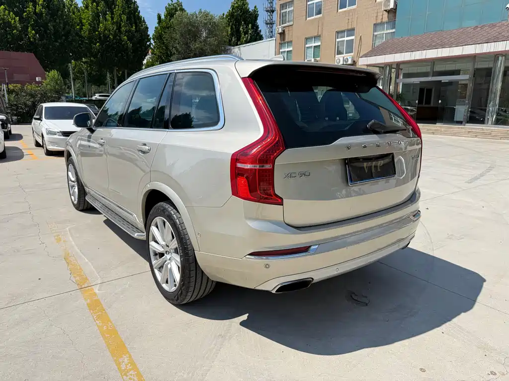 Volvo XC90 — миниатюра 12