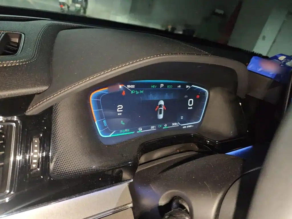 BYD Tang New Energy — миниатюра 4