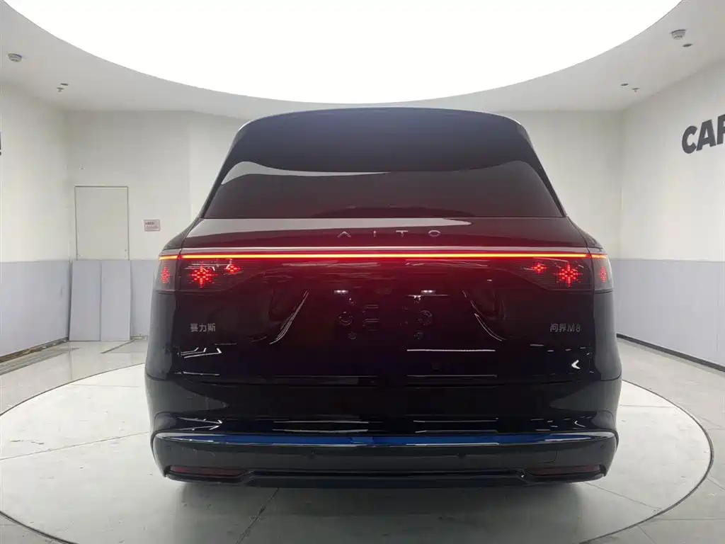 Aito M8 2025 Max+ 53.4kWh 6 мест (192 ）