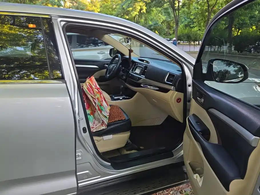 Toyota Highlander — миниатюра 8
