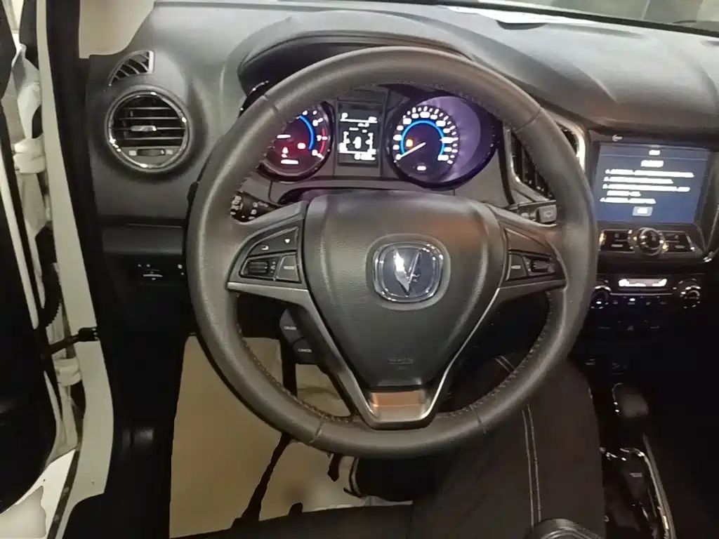 Changan CS15 — миниатюра 11