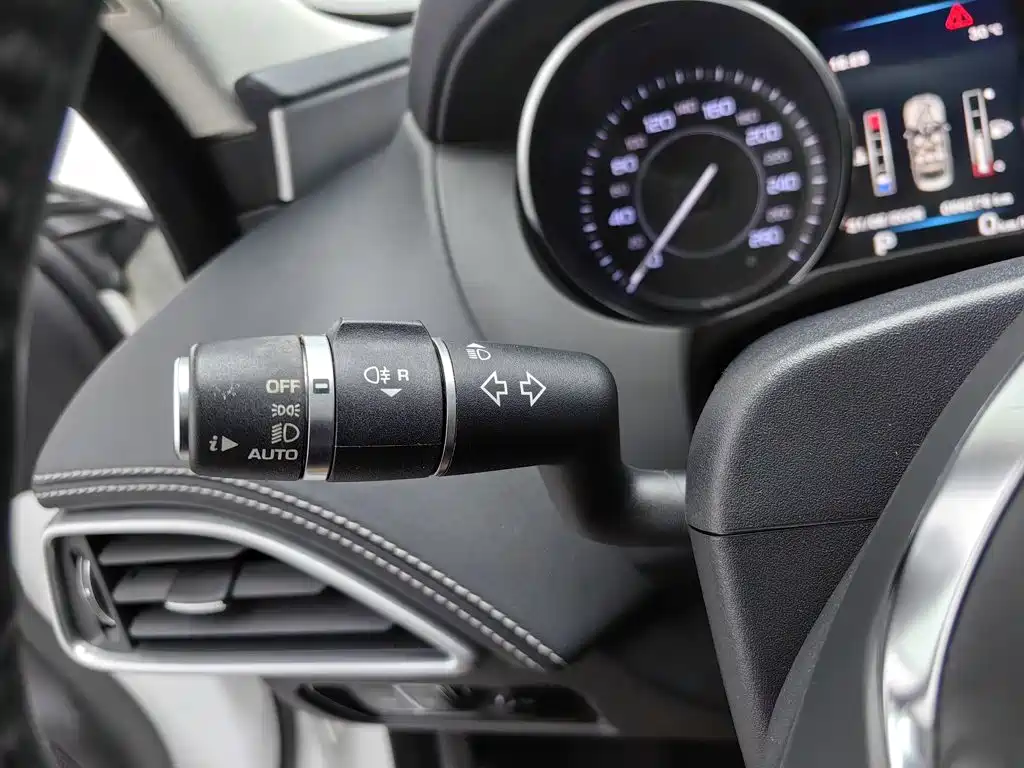 Jaguar XE — миниатюра 21
