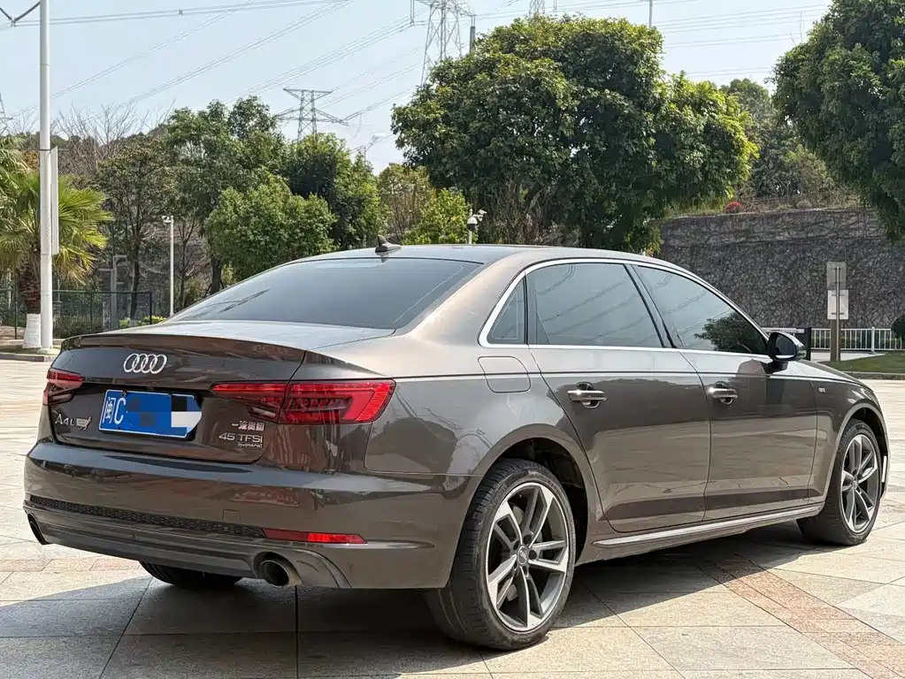 Audi A4L 2017 45 TFSI quattro