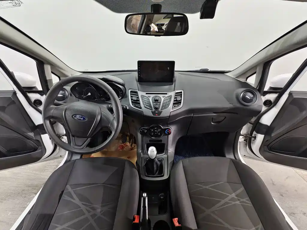 Ford Fiesta — миниатюра 9