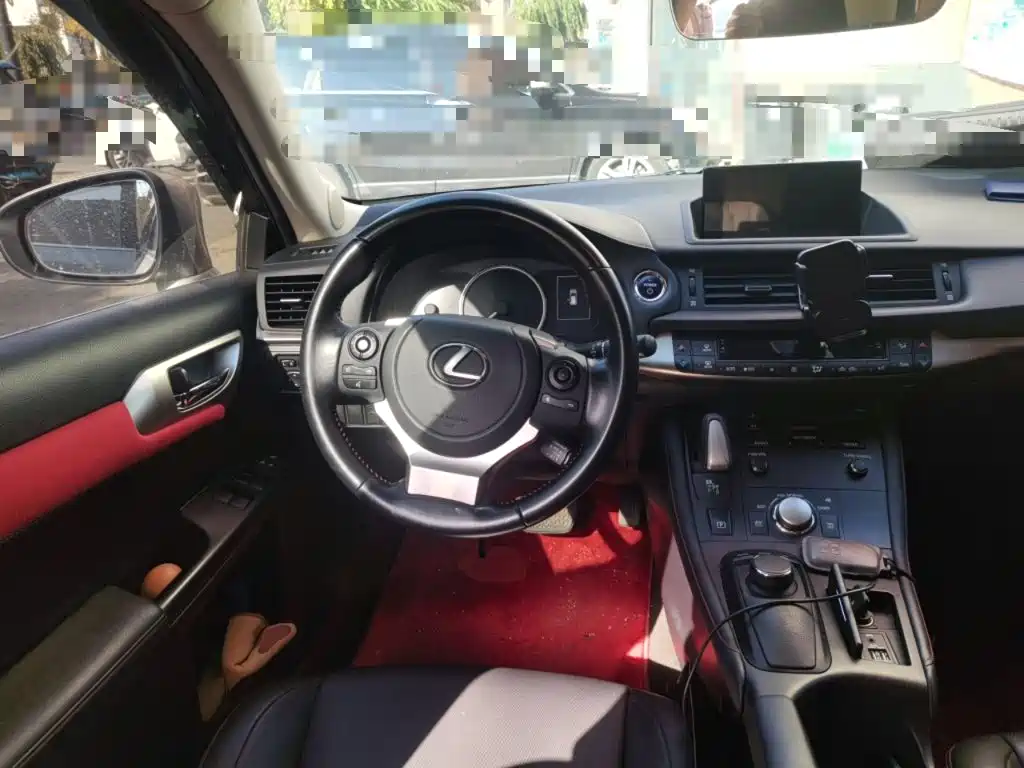 Lexus CT — миниатюра 6