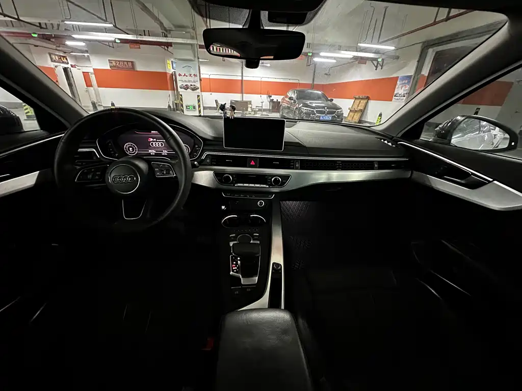 Audi A4L 2019 40 TFSI Fashion VI