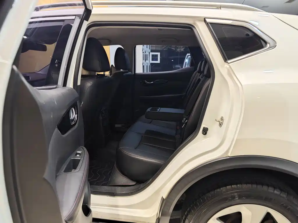Nissan Qashqai — миниатюра 21
