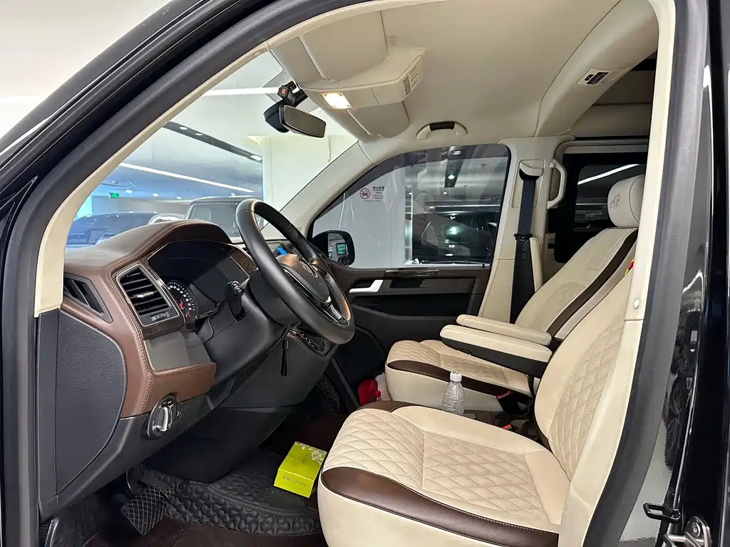 Volkswagen Caravelle — миниатюра 8