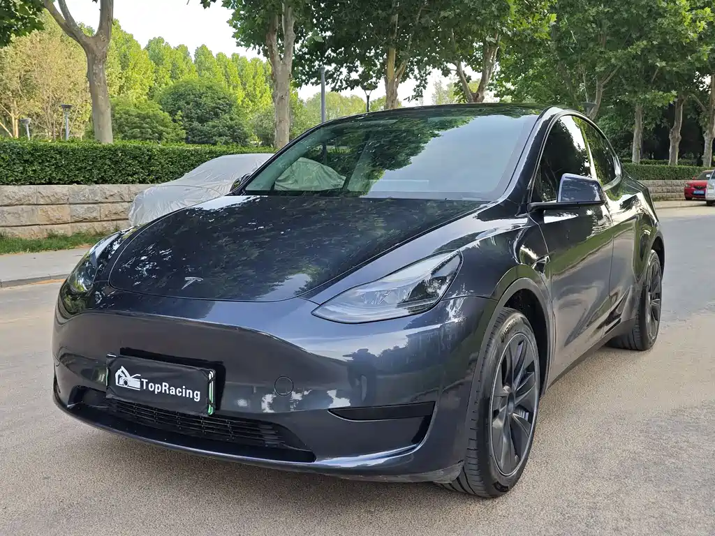 Tesla Model Y 2024 RWD Drive Dynamic Edition