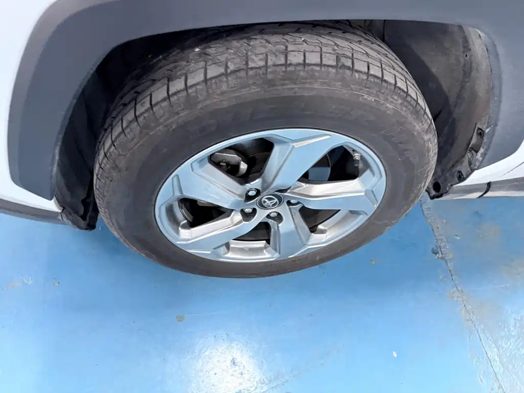 Toyota RAV4 - фото 9