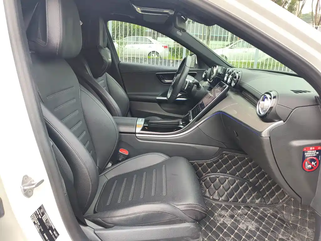 Mercedes-Benz C-Class — миниатюра 12
