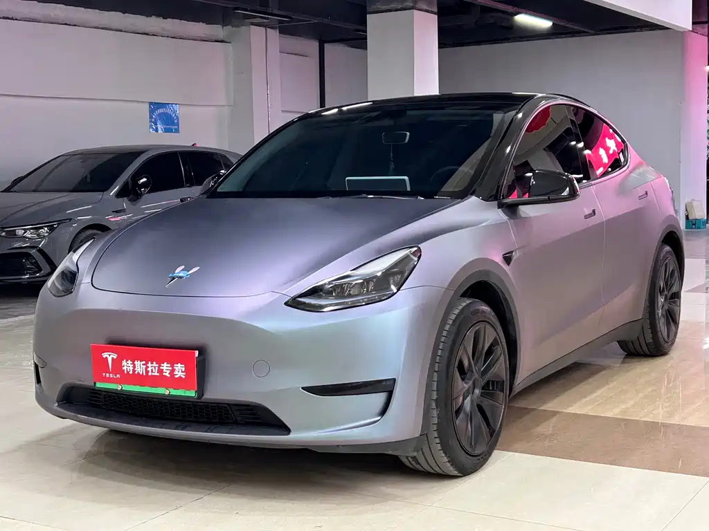 Tesla Model Y 2024