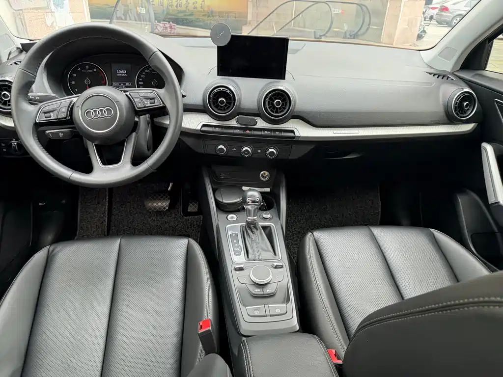 Audi Q2L — миниатюра 10