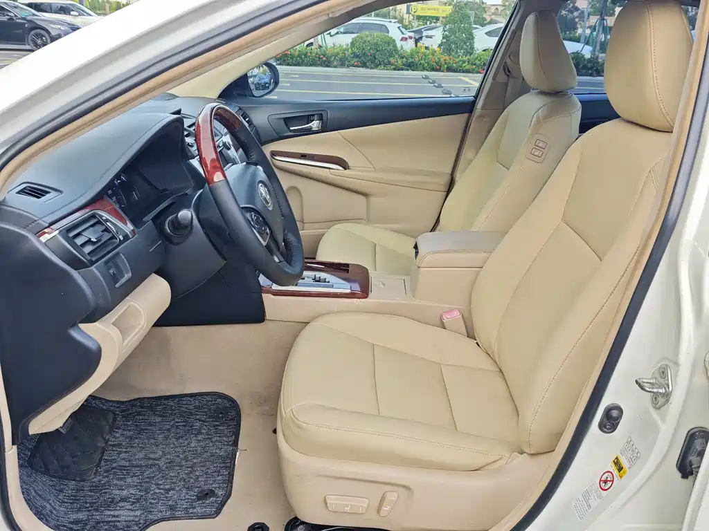 Toyota Camry 2013 2.0G Comfort