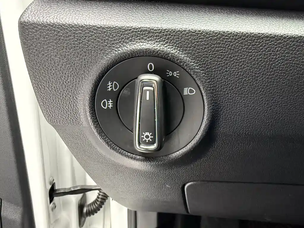 VOLKSWAGEN T ROC EXPLORING SONGS