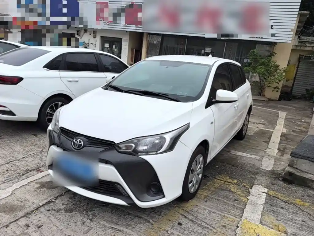 Toyota Yaris L — миниатюра 2