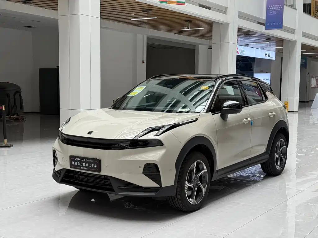 Lynk & Co 06 0