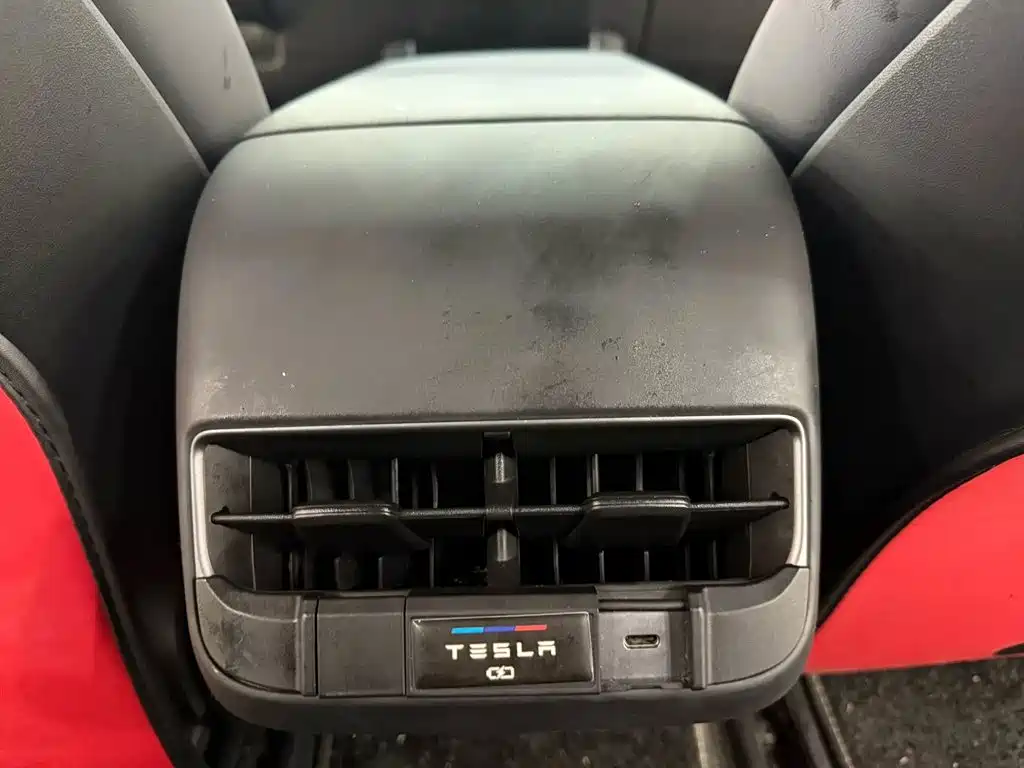 Tesla Model 3 — миниатюра 15