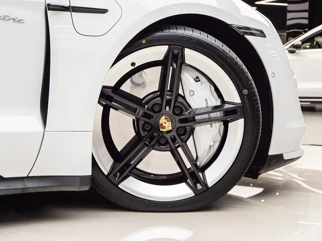 Porsche Taycan 2019 Taycan Turbo