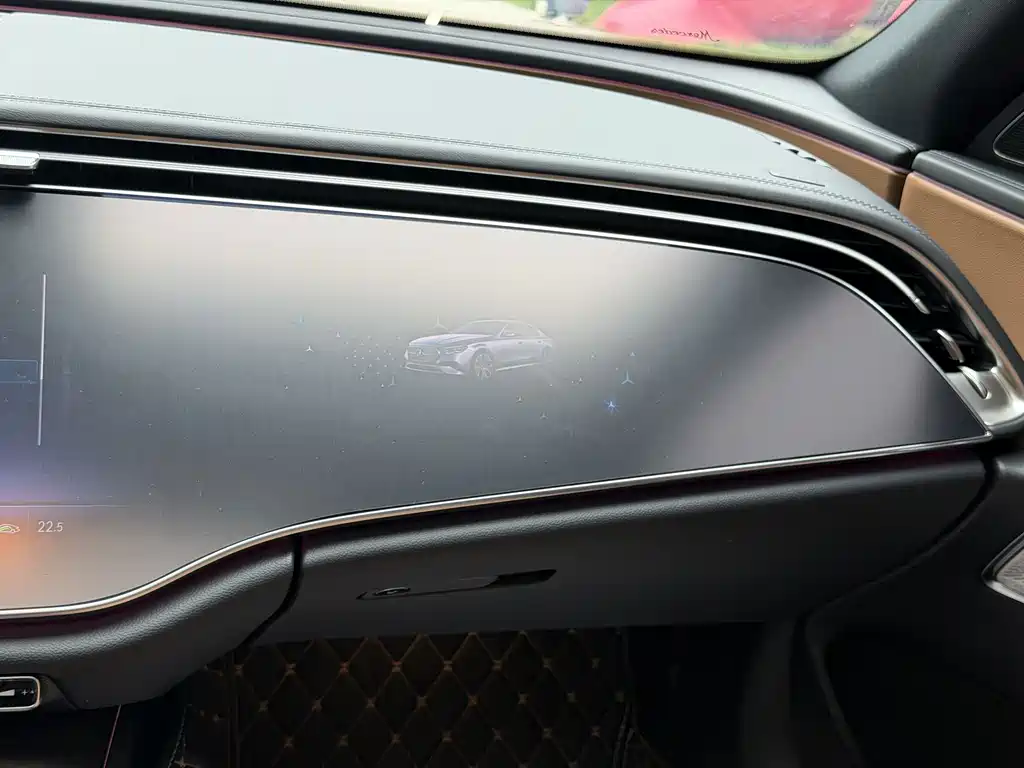Mercedes-Benz E-Class — миниатюра 17