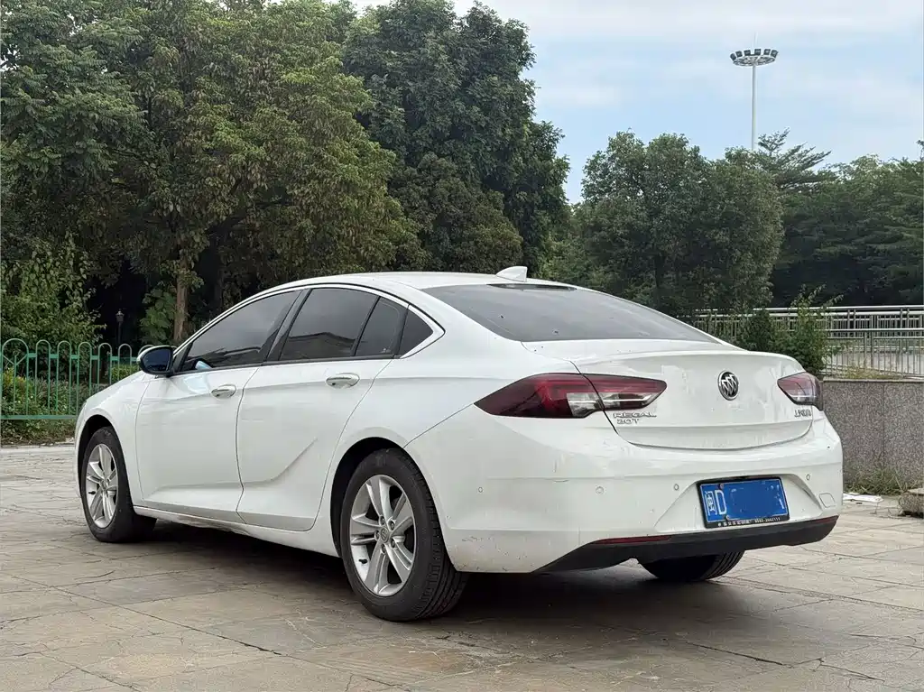 Buick Regal — миниатюра 7