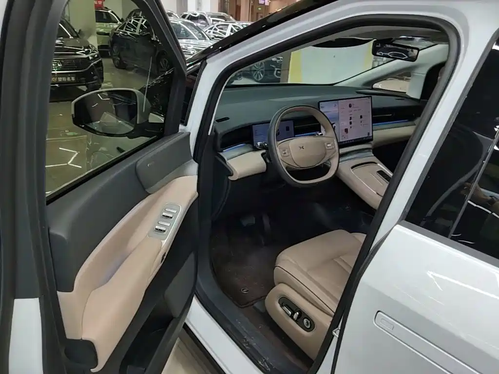 XPeng X9 — миниатюра 16