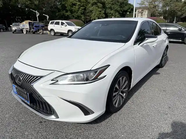 LEXUS ES 2021