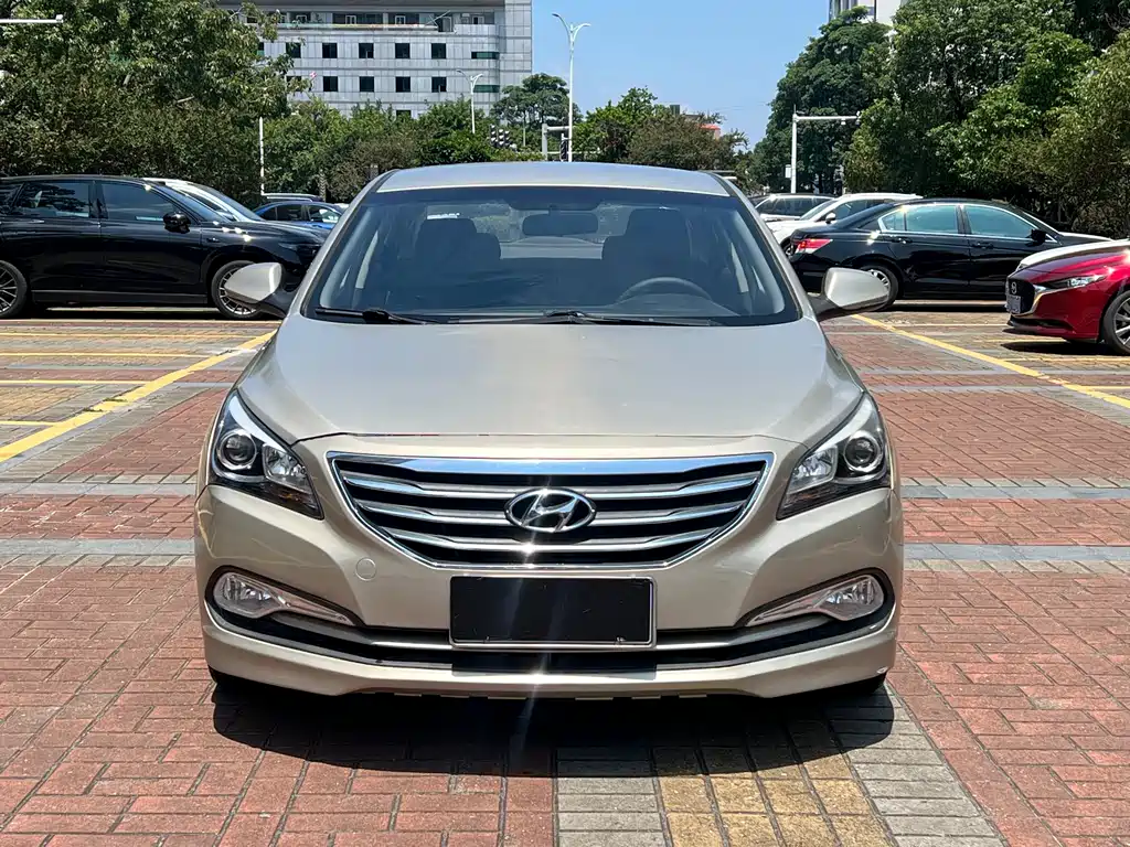 Hyundai Mistra 2014