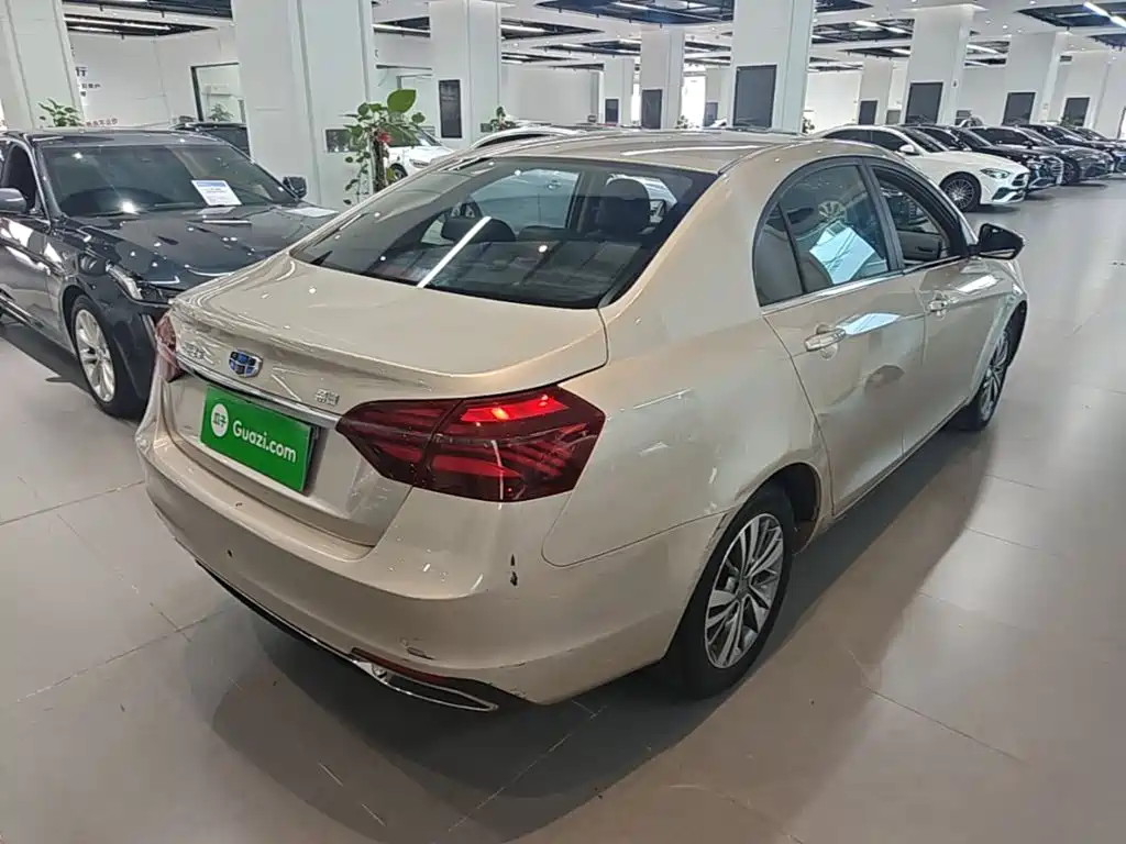 Geely Emgrand — миниатюра 7