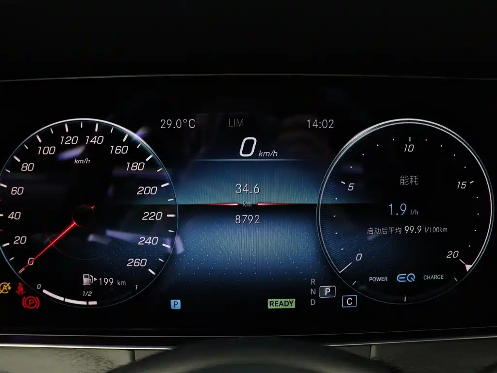 Mercedes-Benz E-Class (Import) — миниатюра 23