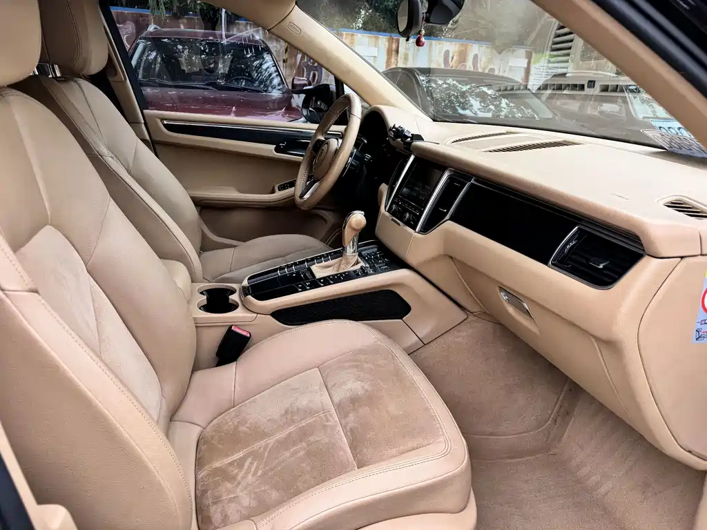 Porsche Macan — миниатюра 9
