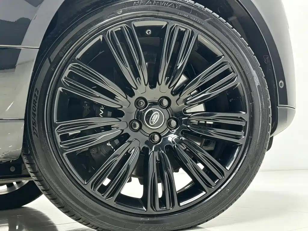 Land Rover Range Rover — миниатюра 6