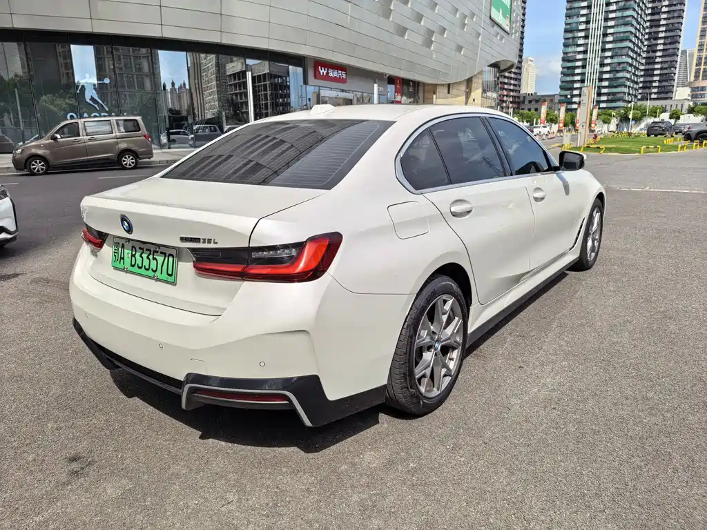 BMW i3 — миниатюра 9