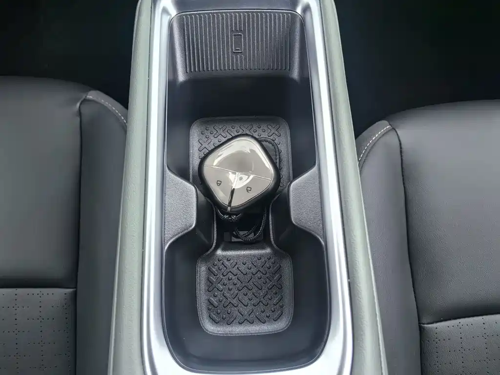 Baojun Yueye Plus — миниатюра 20