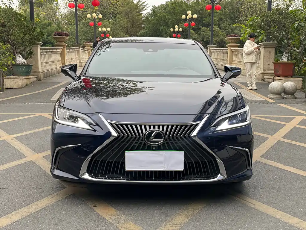 Lexus ES 2018 200 V