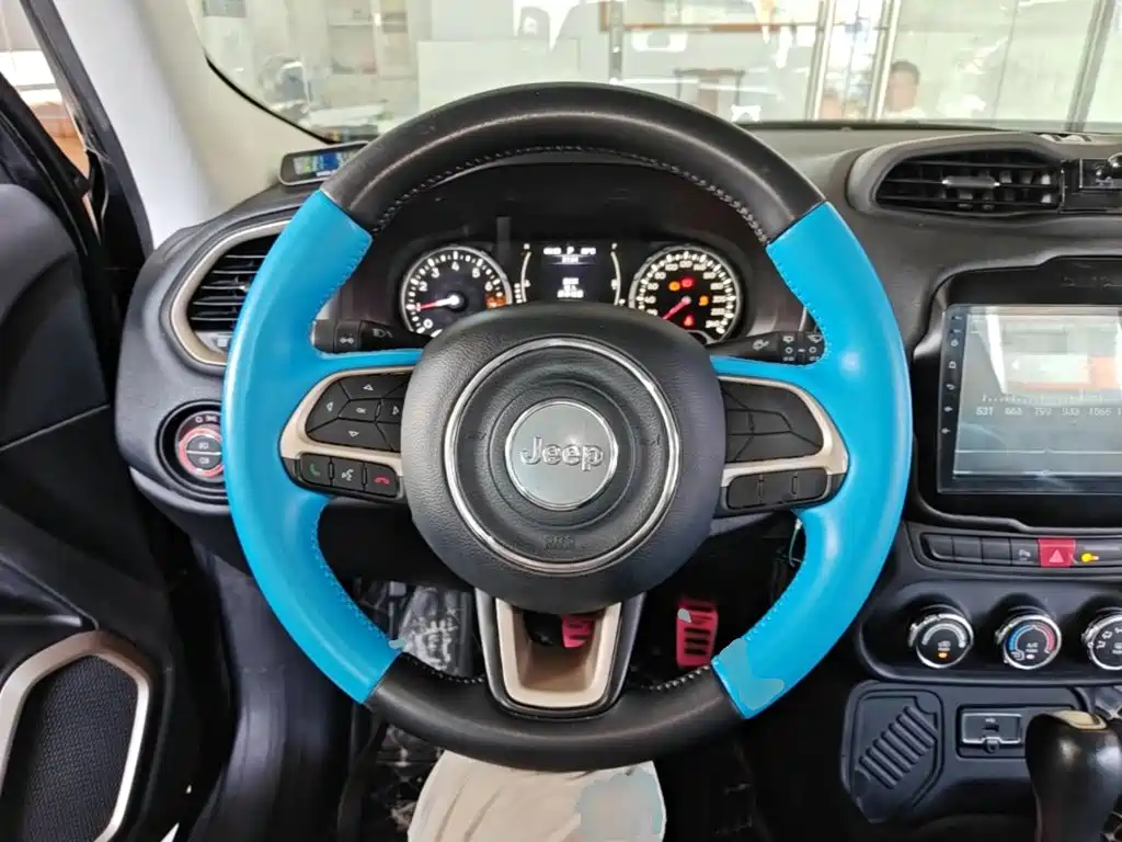 Jeep Renegade — миниатюра 11